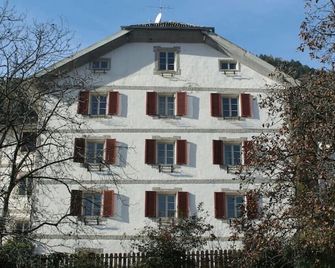 Privatzimmervermietung Messner - Riffiano - Building