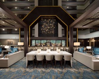 Embassy Suites by Hilton Columbus - קולומבוס - מסעדה