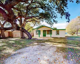 Bay Breeze - Aransas Pass - Building