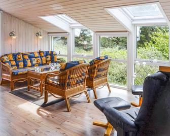 Three-Bedroom Holiday Home In Thisted - Nørre Vorupør - Sala de estar