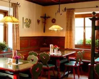 Hotel Gasthof Stern - Nova Ponente - Restaurante