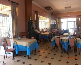 Hostal Restaurante Las Rejas - Archidona - Restaurant