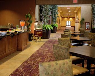 Embassy Suites by Hilton Minneapolis North - Brooklyn Center - Restaurante