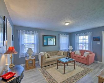 Steps to Speedway - Great for Race Fans! - Speedway - Wohnzimmer