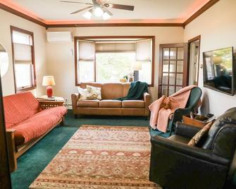 Spacious House in Frankenmuth - Frankenmuth - Living room