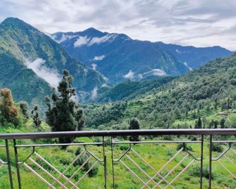 Shri Narayan tourist lodge & Chandica hotel - Kedārnāth - Building