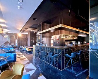 Radisson Blu Aurum Hotel, Brasov - 布拉索夫 - 酒吧