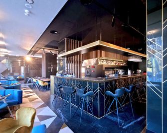 Radisson Blu Aurum Hotel, Brasov - בראסוב - בר