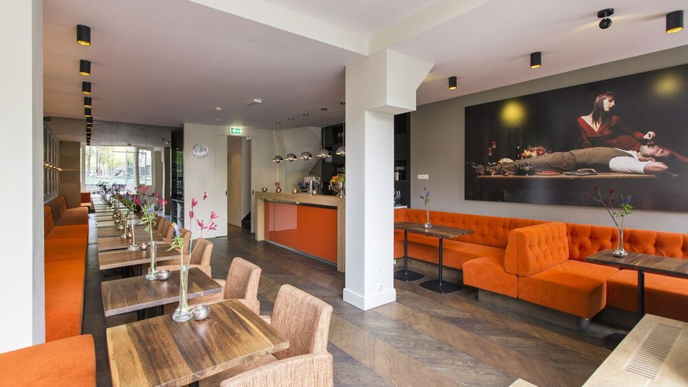 Amsterdam Canal Hotel