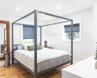 All New Retreat Walk to Village, Fire Pit, WiFi - Conway - Schlafzimmer