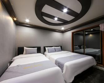 Gunsan Picasso - Gunsan - Habitación