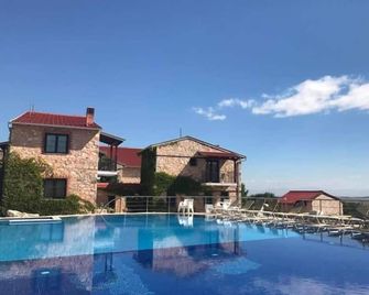 Lithea Mountain Resort - Flórina - Pool
