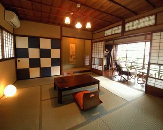Joga Keibo - Gujō - Salle à manger