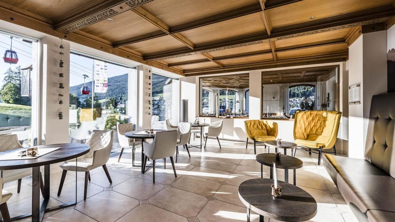 راينيل دولوميتيس ريتريت