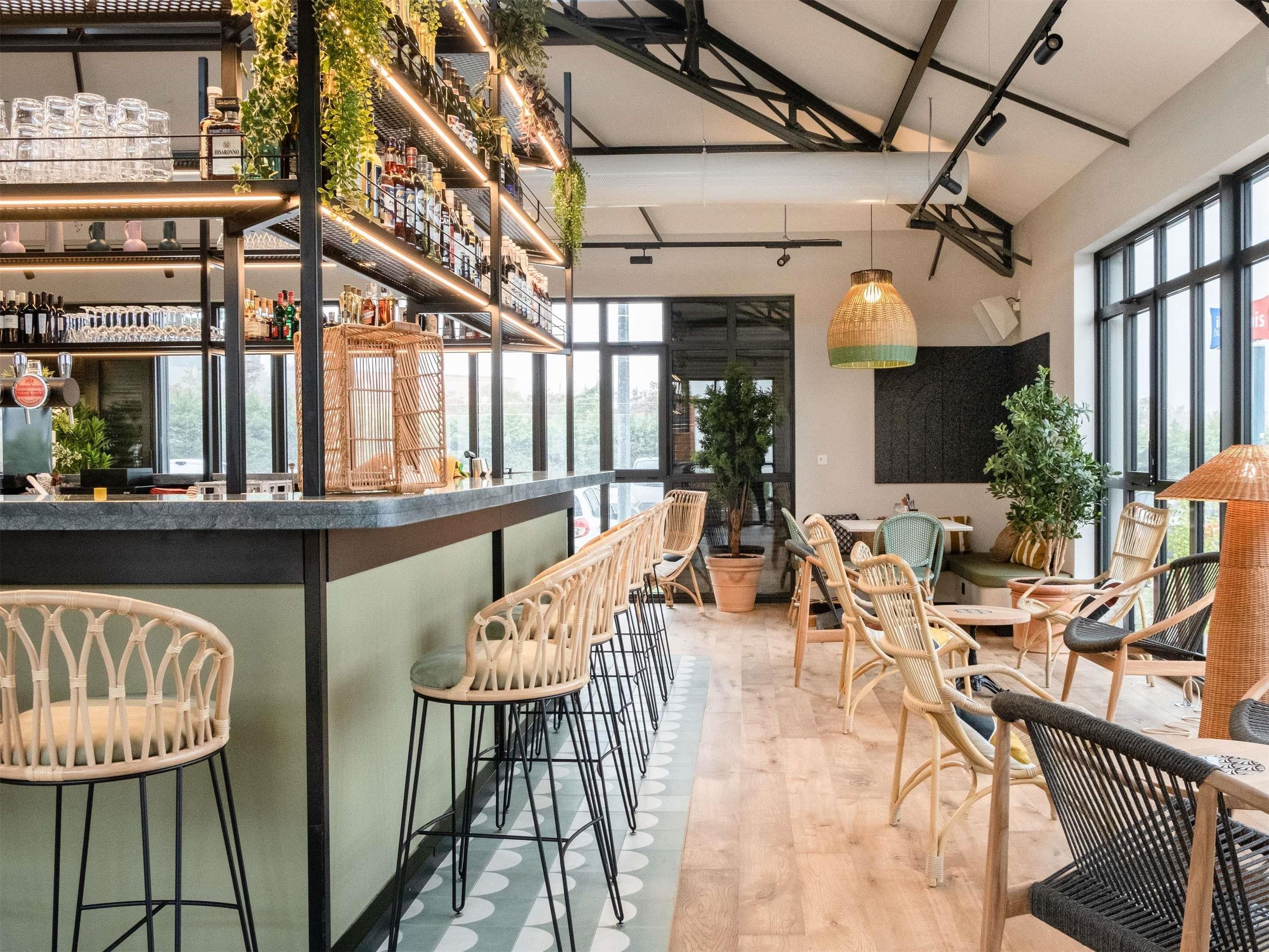 أوتل إيبيس مونتاوبان