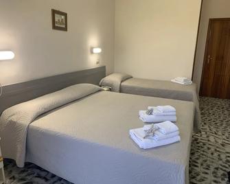 Hotel Levante - Riccione - Bedroom