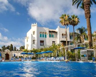 Hotel El Djazair - Alžír - Bazén