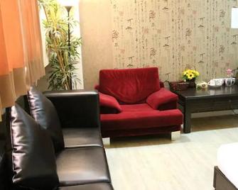 Ez Stay Hotel - Taipei City - Living room