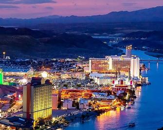 4 x Sedona Pool View Queen Non Smoking Room at Edgewater Casino Resort - Laughlin