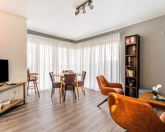 Splendid Chalet in Bantega with a jettty - Bantega - Sala de estar
