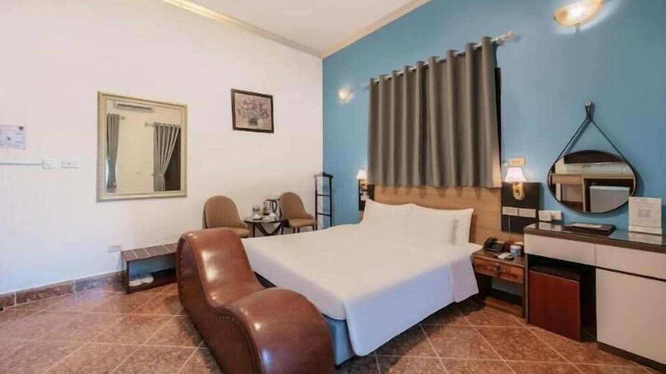 A25 Hotel - Doi Can 1