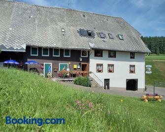 Gasthaus Pension Zum Löwen - Grafenhausen - Edificio