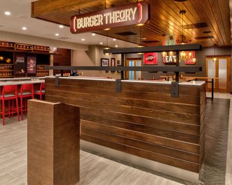 Holiday Inn & Suites Houston West - Katy Mills By IHG - Katy - Bar