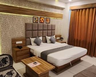 Hotel Royal Fort - Gandhinagar - Yatak Odası