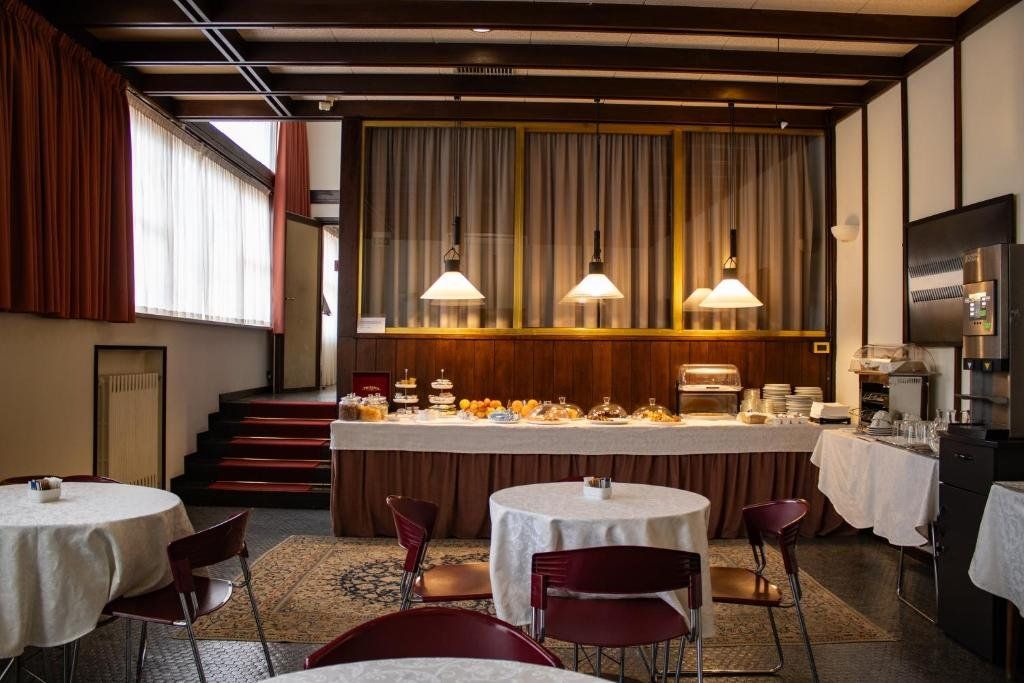 Hotel Napoleon thumbnail 3