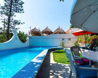 Hotel Delfin - Barra de Navidad - Pool