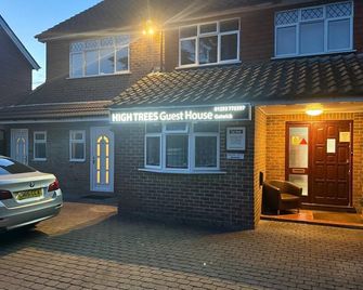 High Trees Guest House Gatwick - Horley - Gebouw
