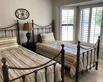 Desirable Sun City West Arizona - Sun City West - Bedroom