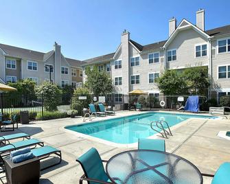 Residence Inn by Marriott Boston Andover - Andover - Piscina