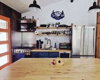 Cozy A-Frame with Loft Views! - Pownal - Bar