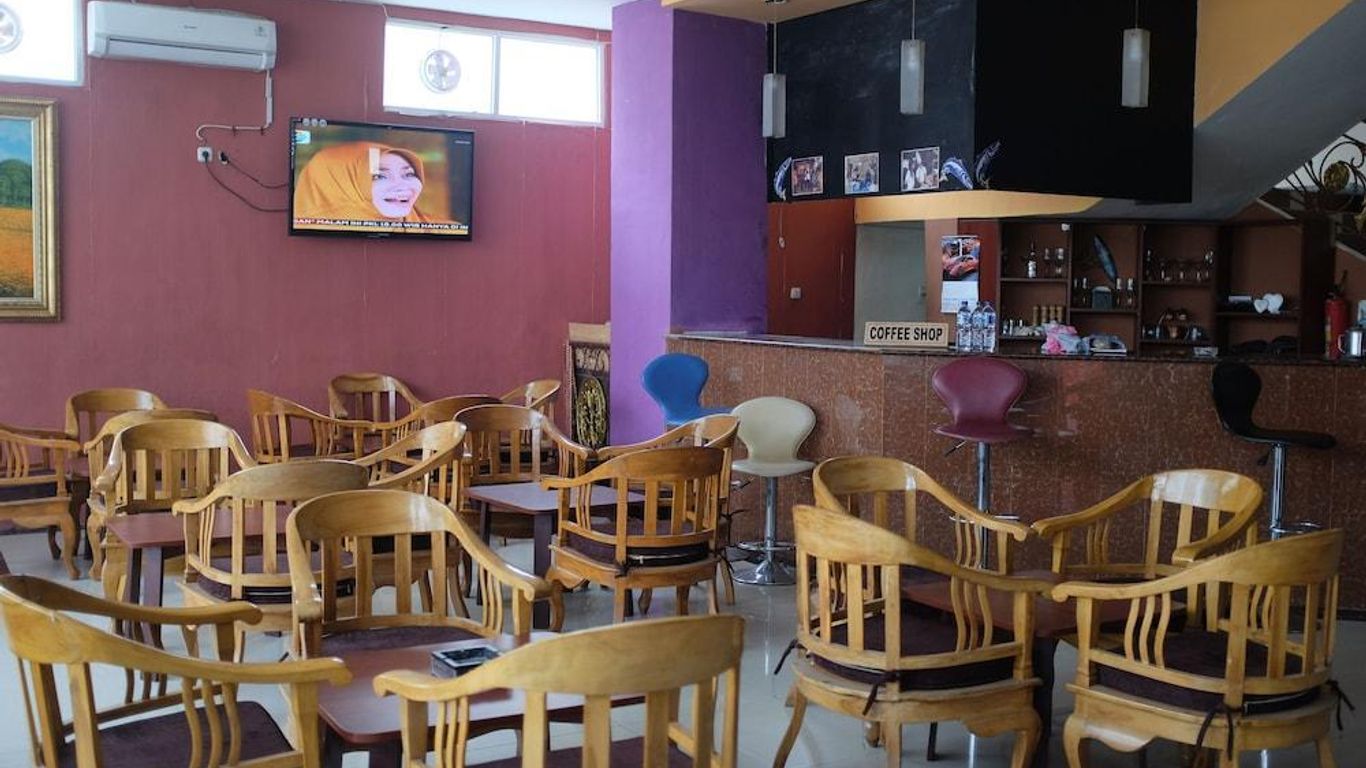 RedDoorz Plus near Senen