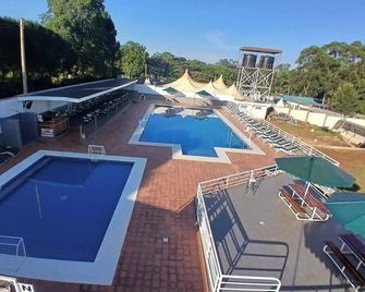 Superbreak Hotel - Kitale - Pool