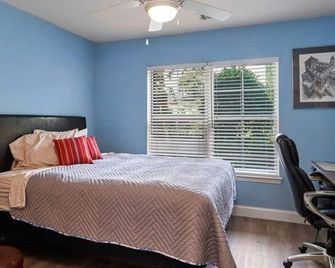Lake Hartwell/Clemson University 3 bd/2 bath condo - Anderson - Bedroom