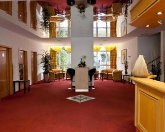 Hotel Vier Jahreszeiten - باد ريتشنهول - ردهة