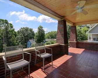 1920's West Virginia Classic - Charleston - Balcony
