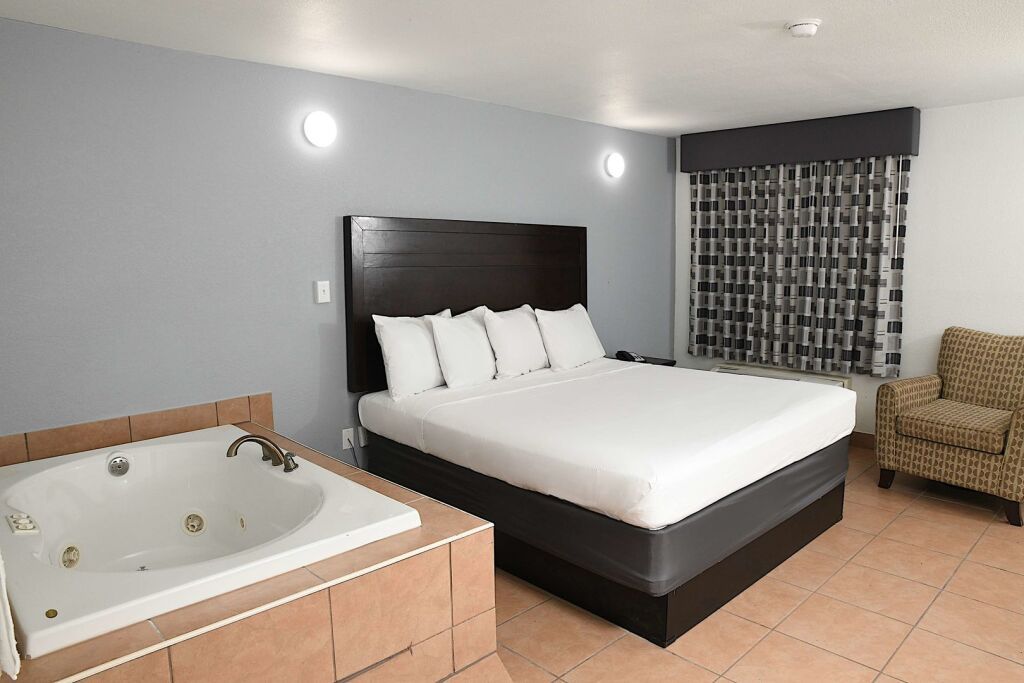 Regency Inn - באטון רוז' - חדר שינה