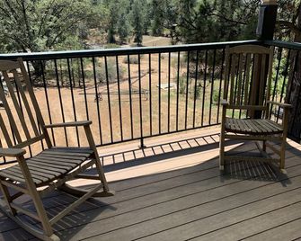 Barn Loft Apartment Retreat near Yosemite National Park - Mariposa - Balcon