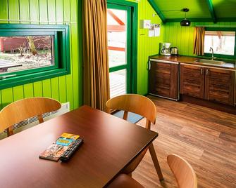 Legoland Wilderness Barrels & Cabins - Billund - Dining room