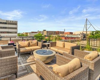 Hotel Donaldson - Fargo - Balcony
