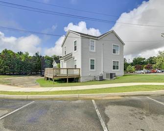 Cozy Starkville Apartment Walk to Main Street! - Starkville - Building