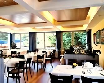 Hotel Restaurant Les Rives du Doubs - Les Brenets - Restaurant