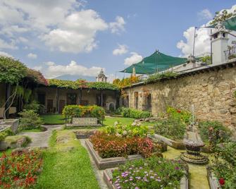 Hotel Posada de Don Rodrigo Antigua - Antigua Guatemala - Patio