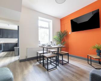 Derry City, Northern Ireland - City Rooms (Room 4) - County Londonderry - Essbereich