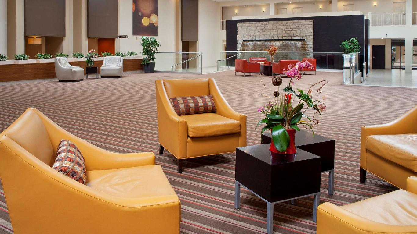 DoubleTree by Hilton Columbus-Worthington