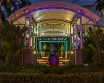 Coral Sands Beachfront Resort - Trinity Beach - Building