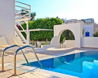 Villa Vergina - Perissa - Zwembad